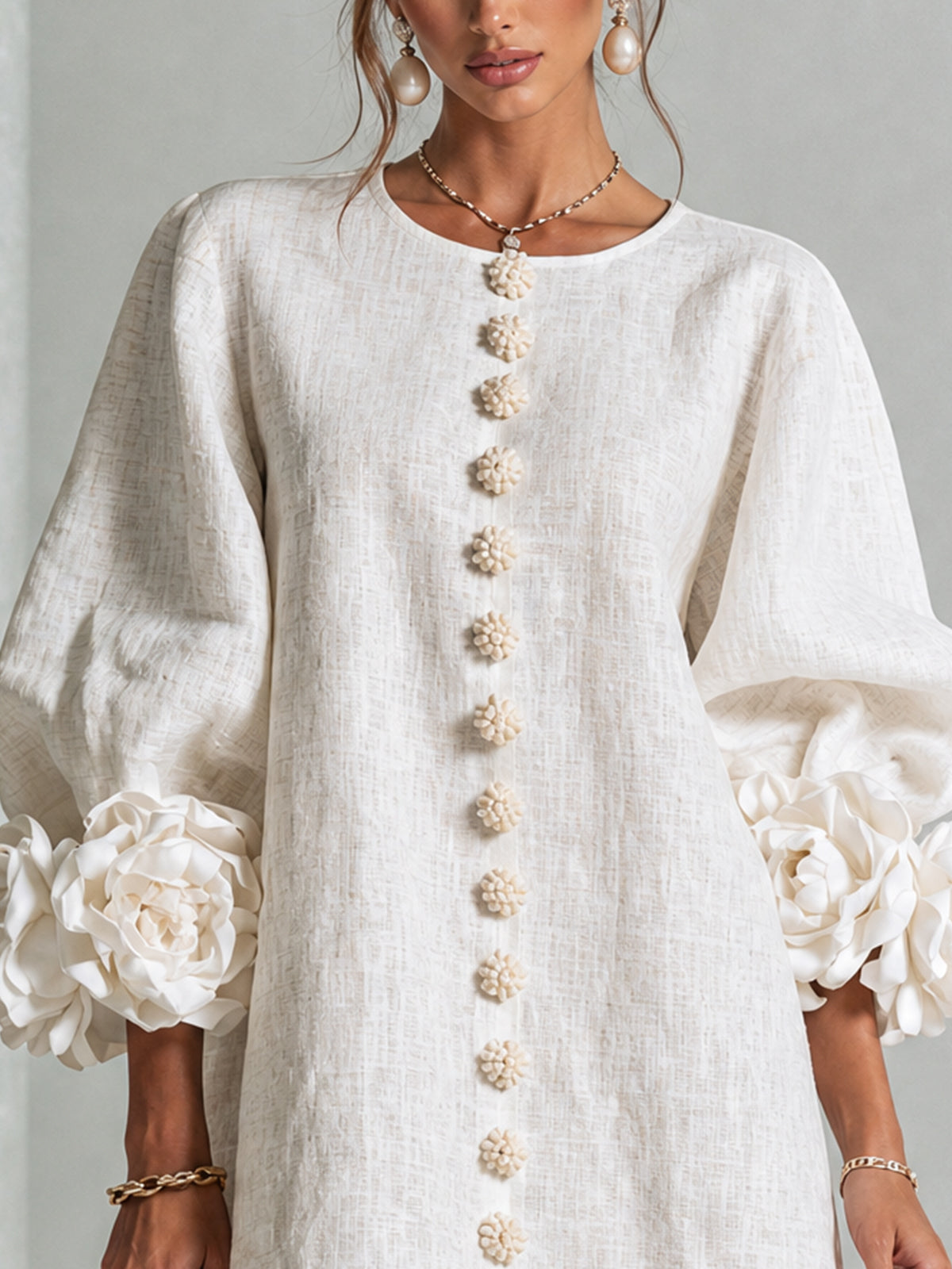 Joséphine™ | Robe Mini Boutonnée Florale Blanche à Manches Fleuries